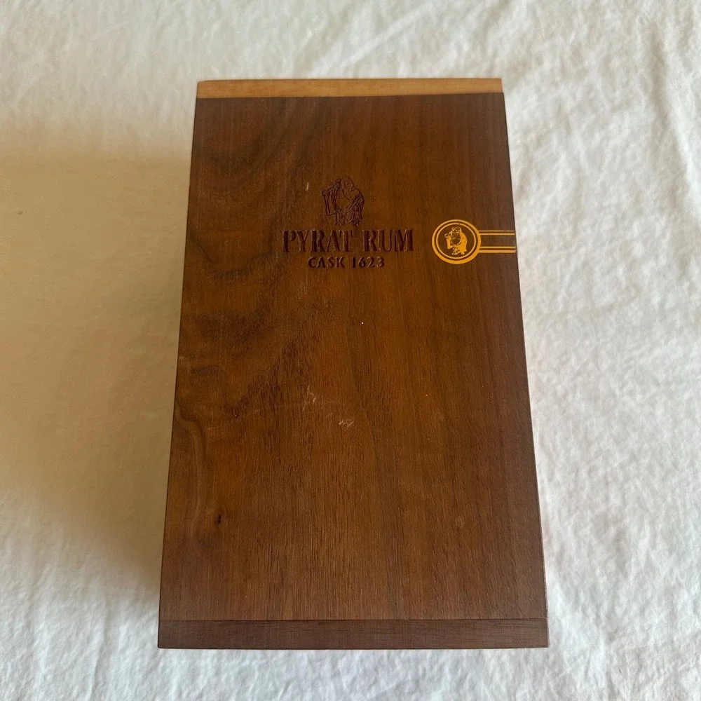 Very RARE Pyrat Rum CASK 1623 Walnut Box Display Case Empty Bottle Collectable